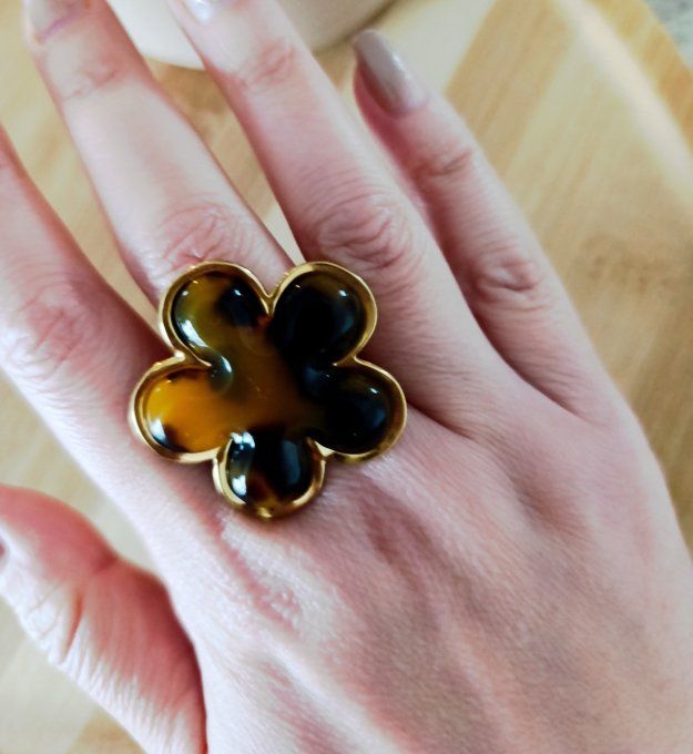 Bague dorée Xl fleur teintes marrons resine